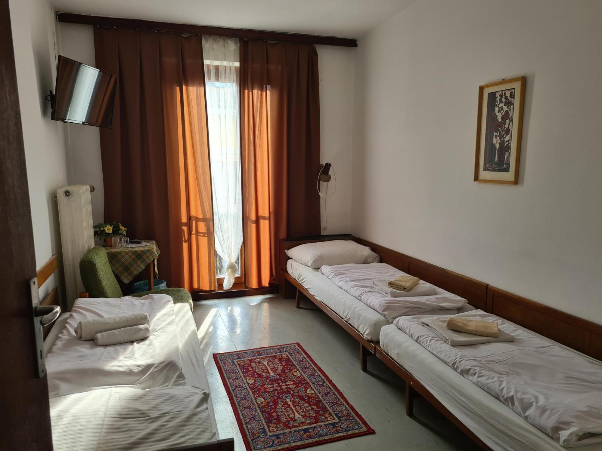 Hotel Oroszlan Szigetvar Exterior photo