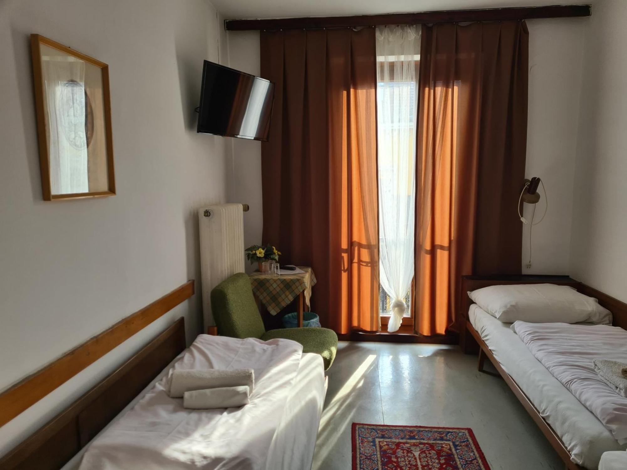 Hotel Oroszlan Szigetvar Exterior photo